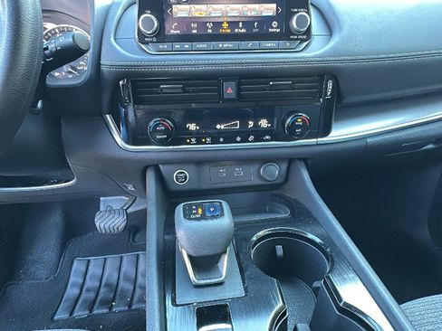 Certified 2022 Nissan Rogue SV image 19