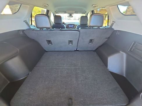 Used 2023 GMC Terrain AT4 image 24