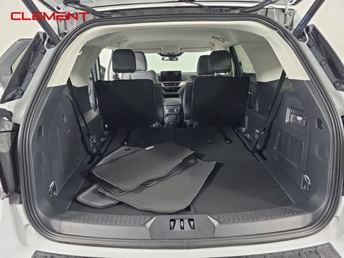 New 2026 Ford Explorer Active image 9