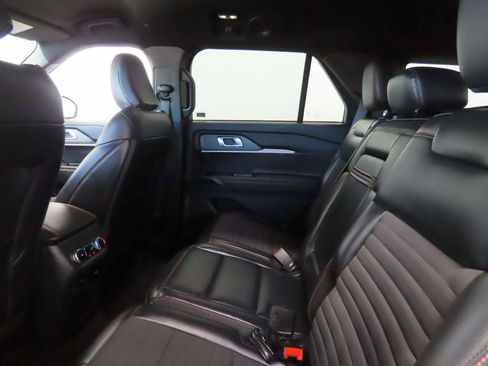 Used 2025 Ford Explorer ST-Line w/ Premium Package image 17