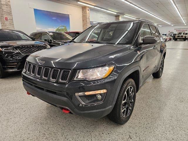 Used 2018 Jeep Compass Trailhawk w/ Cold Weather Group AWD/4WD image 1