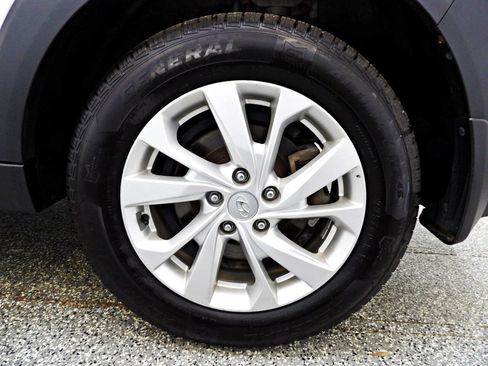 Used 2019 Hyundai Tucson SE w/ Cargo Package AWD/4WD image 19