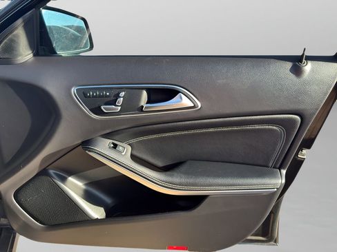 Used 2019 Mercedes-Benz GLA 250 4MATIC image 17