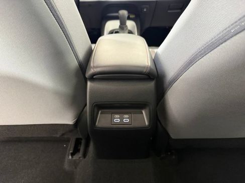 Used 2024 Toyota Corolla SE w/ SE Premium Package FWD image 21