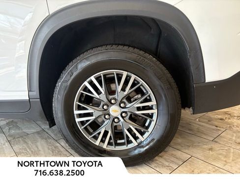 Used 2024 Chevrolet Traverse LT image 30