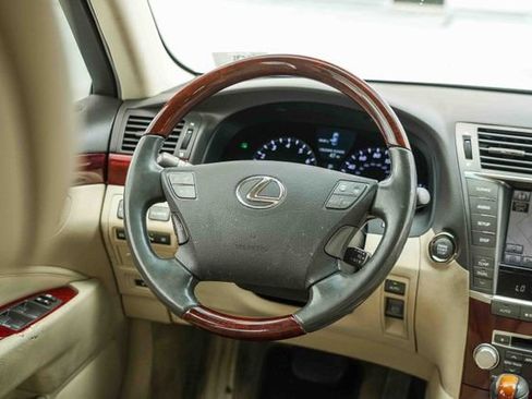 Used 2011 Lexus LS 460 w/ Comfort Pkg image 19