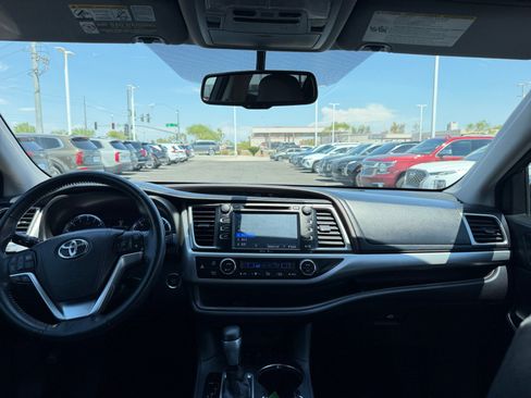 Used 2015 Toyota Highlander XLE AWD/4WD image 20