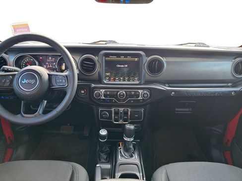 Used 2023 Jeep Wrangler Unlimited AWD/4WD image 12