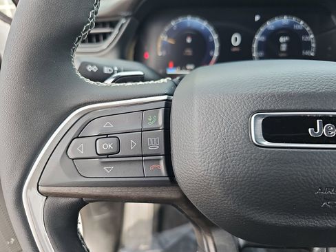 New 2026 Jeep Grand Cherokee Laredo image 17