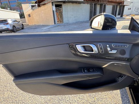 Used 2016 Mercedes-Benz SL 550 image 12
