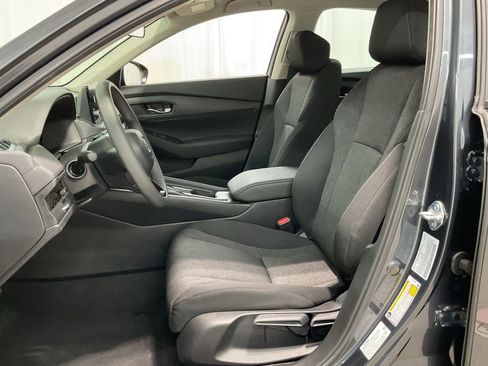 Certified 2025 Honda Accord LX image 21