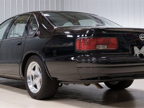 Used 1996 Chevrolet Impala SS RWD image 5