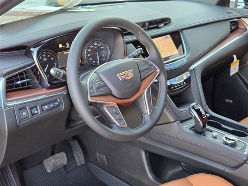 New 2026 Cadillac XT5 Premium Luxury w/ Driver Assist Package FWD image 10