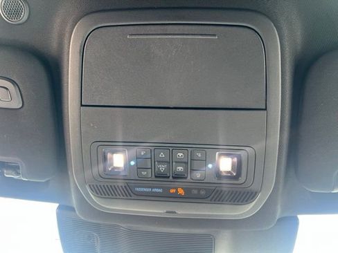Used 2024 Ford Explorer Platinum w/ Technology Package AWD/4WD image 35