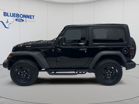 Used 2025 Jeep Wrangler Sport AWD/4WD image 8
