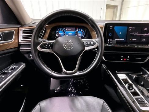 Used 2026 Volkswagen Atlas SE FWD image 5