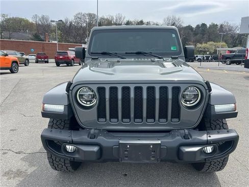 Used 2018 Jeep Wrangler Unlimited Sahara w/ Quick Order Package 24M Moab image 2