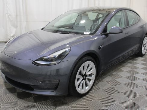 Used 2023 Tesla Model 3 Standard Range RWD image 31