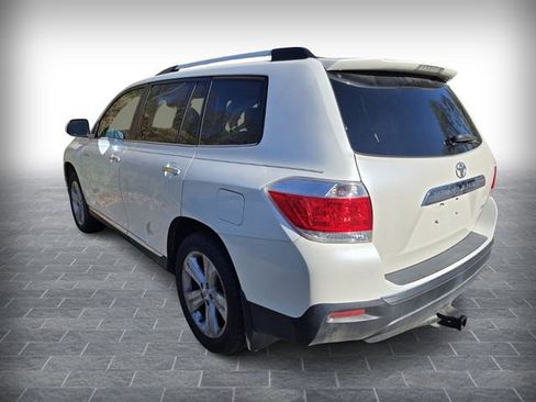 Used 2012 Toyota Highlander Limited w/ Tow Pkg image 3