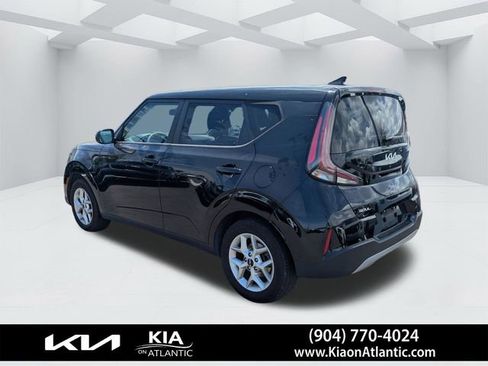 Used 2024 Kia Soul LX w/ Option Group 015 FWD image 5