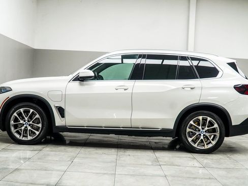 Used 2025 BMW X5 xDrive50e image 9