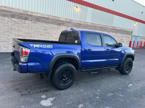 Used 2023 Toyota Tacoma TRD Off-Road w/ Technology Package AWD/4WD image 6