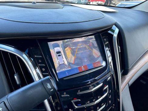 Used 2019 Cadillac Escalade ESV Premium Luxury image 21
