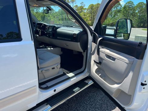Used 2011 Chevrolet Silverado 3500 LT w/ Interior Plus Package AWD/4WD image 24