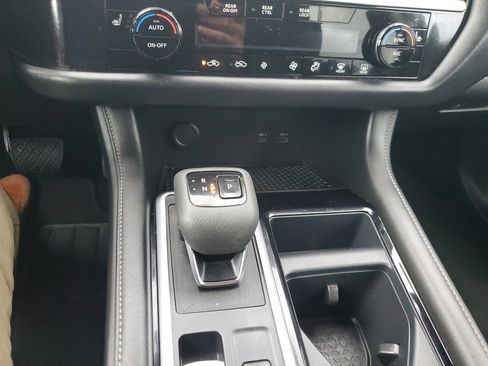 Certified 2024 Nissan Pathfinder SV image 25