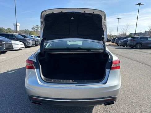 Used 2017 Toyota Avalon Limited image 12