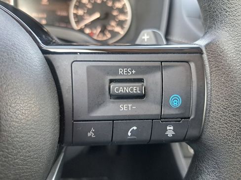 Used 2022 Nissan Rogue SV image 13