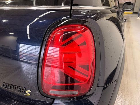 Certified 2024 MINI Cooper SE image 5