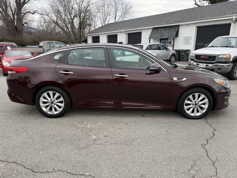 Used 2016 Kia Optima LX image 5