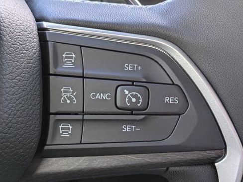 New 2025 Jeep Grand Cherokee Limited w/ Black Appearance Package image 23