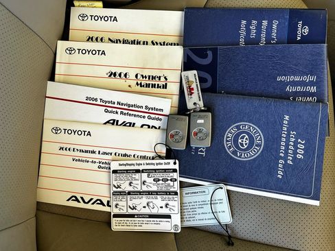 Used 2006 Toyota Avalon Limited FWD image 29