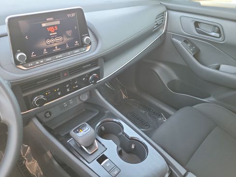 Certified 2025 Nissan Rogue S image 27