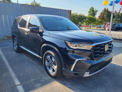 Used 2023 Honda Pilot EX-L image 3