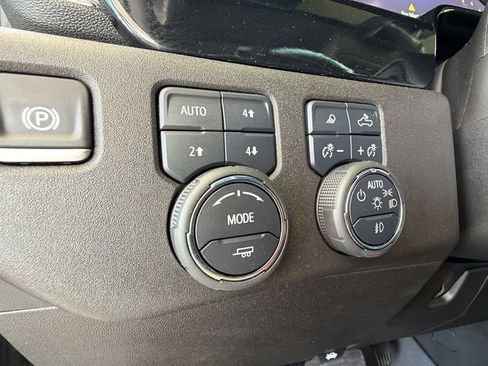 Used 2025 Chevrolet Silverado 1500 RST AWD/4WD image 19