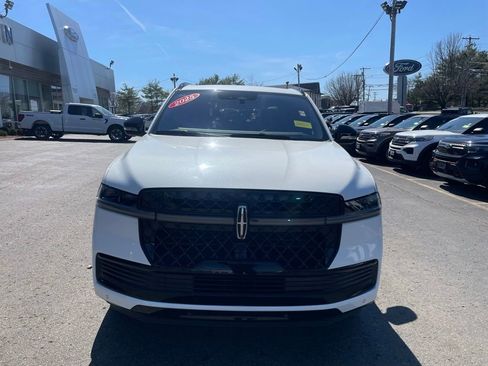 Used 2025 Lincoln Navigator Reserve w/ Jet Appearance Package AWD/4WD image 10