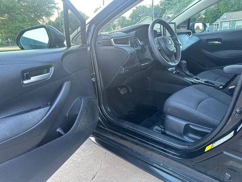 Used 2021 Toyota Corolla LE image 9