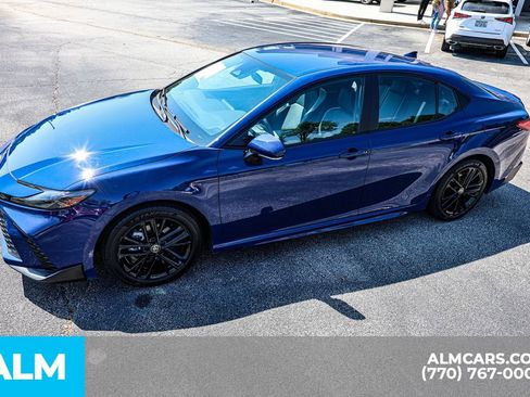 Used 2025 Toyota Camry SE image 17