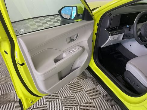 Used 2024 Hyundai Kona Limited AWD/4WD image 14