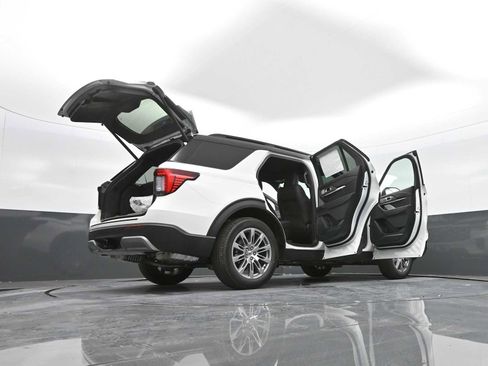 New 2026 Ford Explorer Platinum image 70