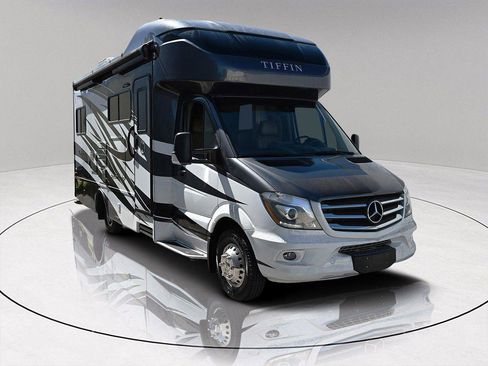 Used 2016 Mercedes-Benz Sprinter 3500 image 5