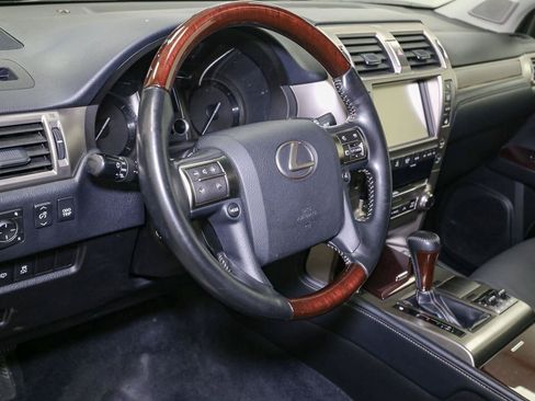Used 2019 Lexus GX 460 Premium AWD/4WD image 23