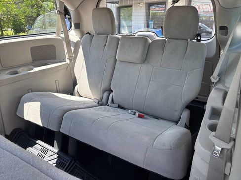 Used 2014 Dodge Grand Caravan American Value Package FWD image 20