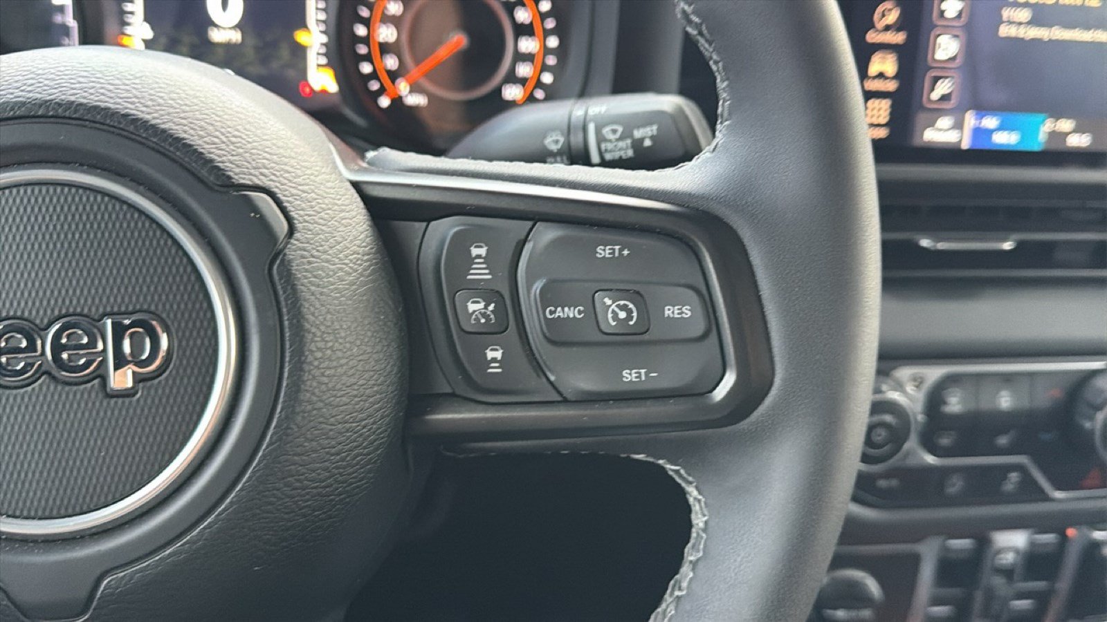Used 2025 Jeep Gladiator Sport AWD/4WD image 20