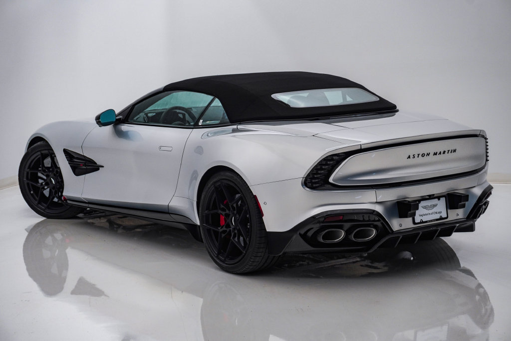 Used 2026 Aston Martin Vanquish Convertible RWD image 8