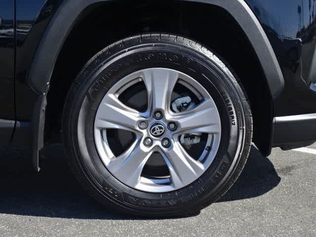 Used 2025 Toyota RAV4 XLE w/ Convenience Package FWD image 7