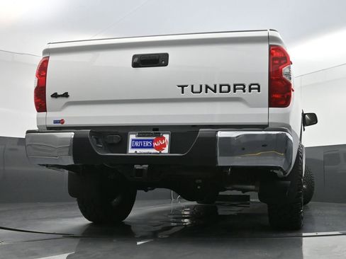 Used 2020 Toyota Tundra SR5 w/ SR5 Upgrade Package AWD/4WD image 27